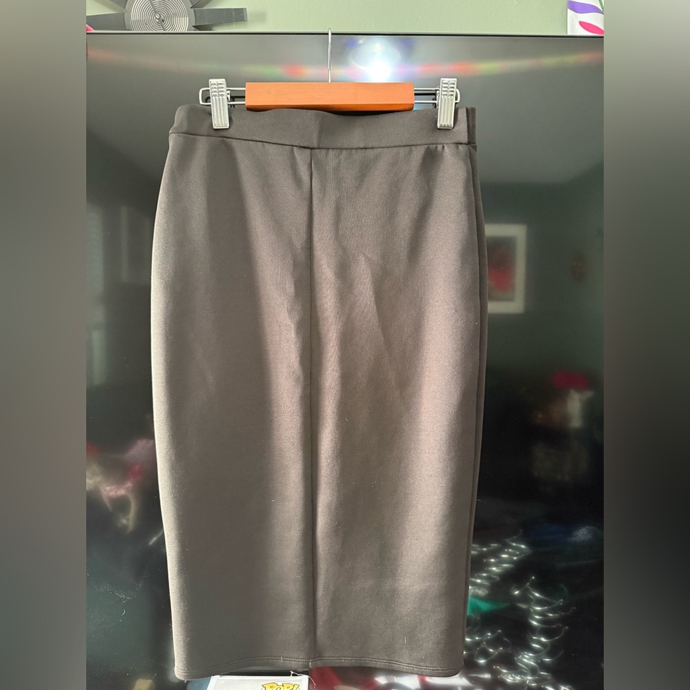 Timing Black pencil skirt